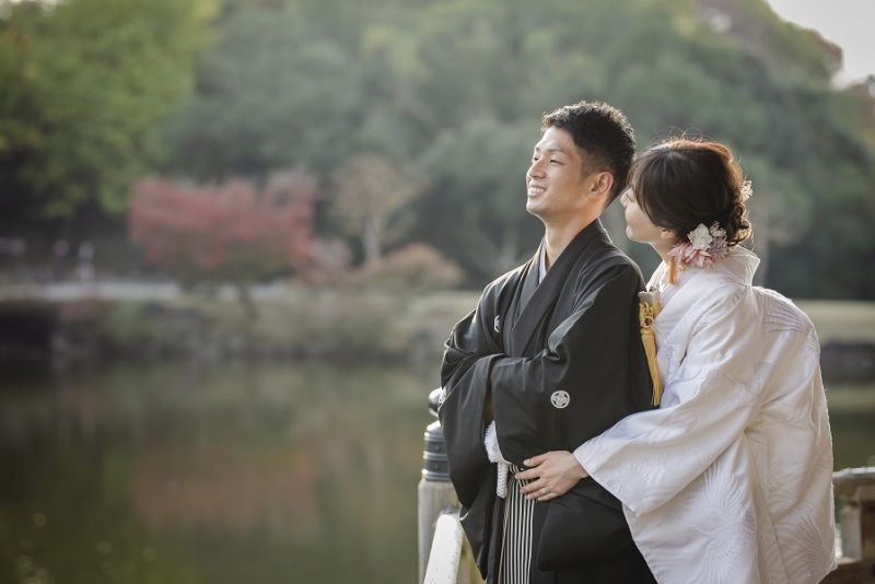 浮見堂のお堂のなかで