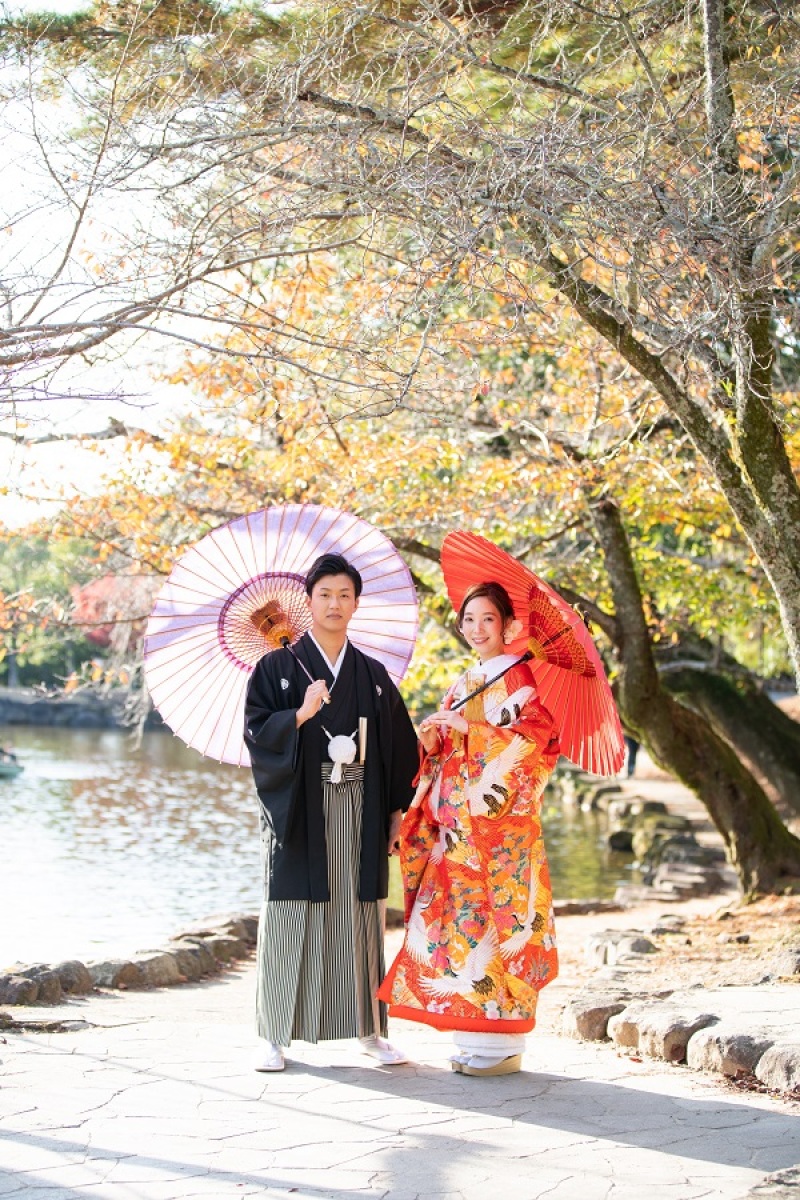 秋の紅葉と色打掛