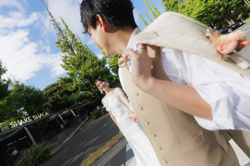 SHAKE SHACK SHAKE HANDS