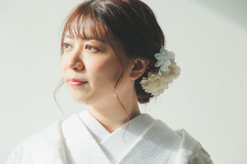 ご新婦様のソロショットは白壁で・・