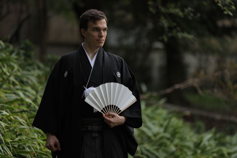 庭園の深い緑と