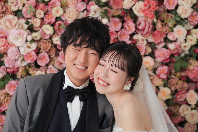 ピンクの花壁と