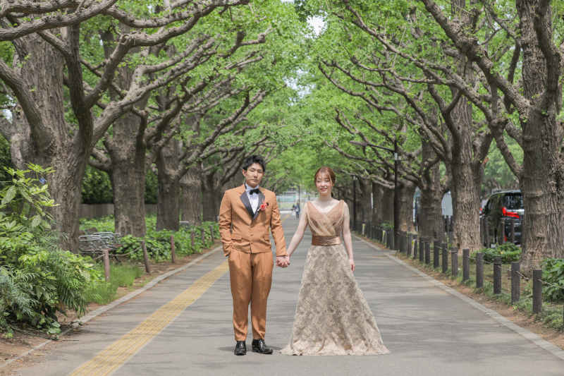 シンプルに手を繋いで