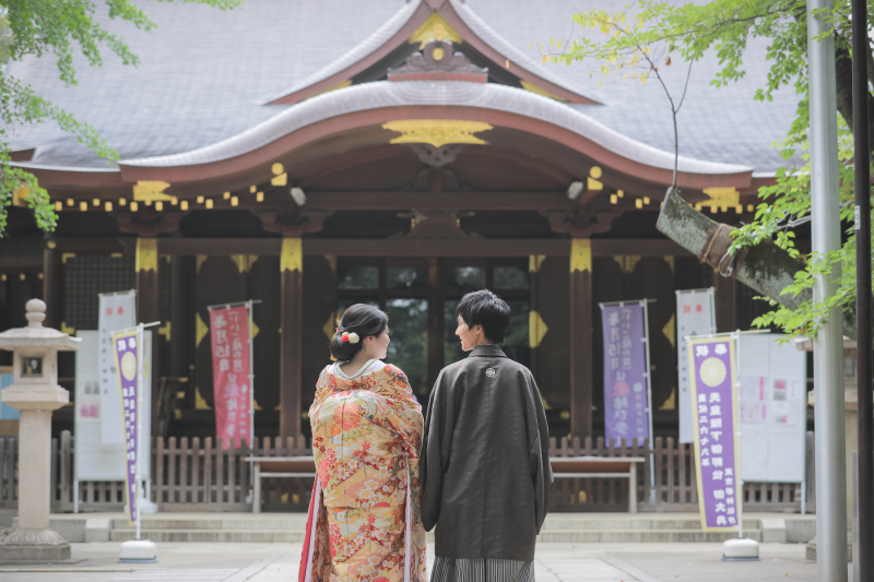 まずは本殿をバックに♪