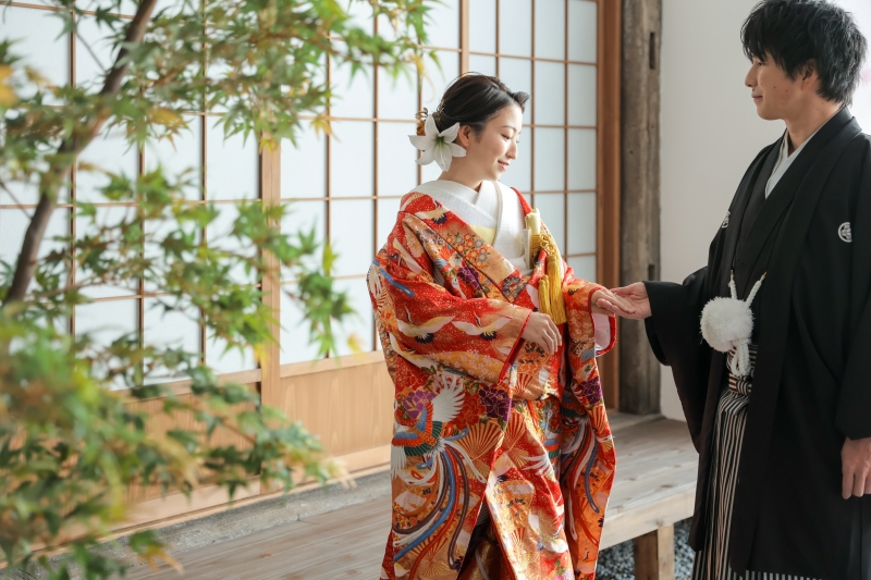 目線を落として