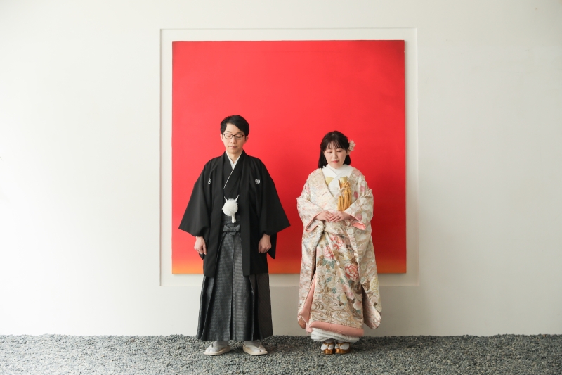 赤背景で雰囲気を変えて