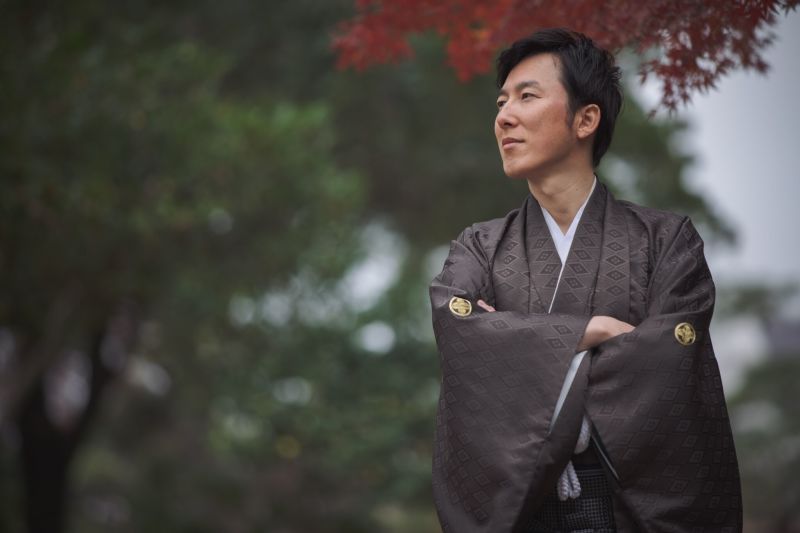 深く赤いもみじと