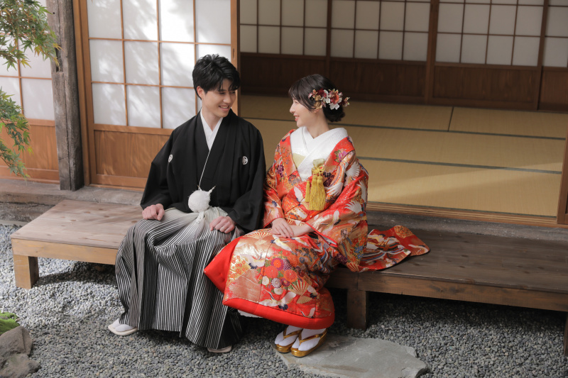 縁側に腰掛けて