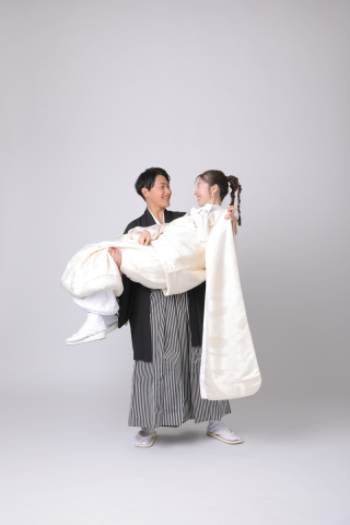和装ハウススタジオでお二人らしさ溢れるお写真を！