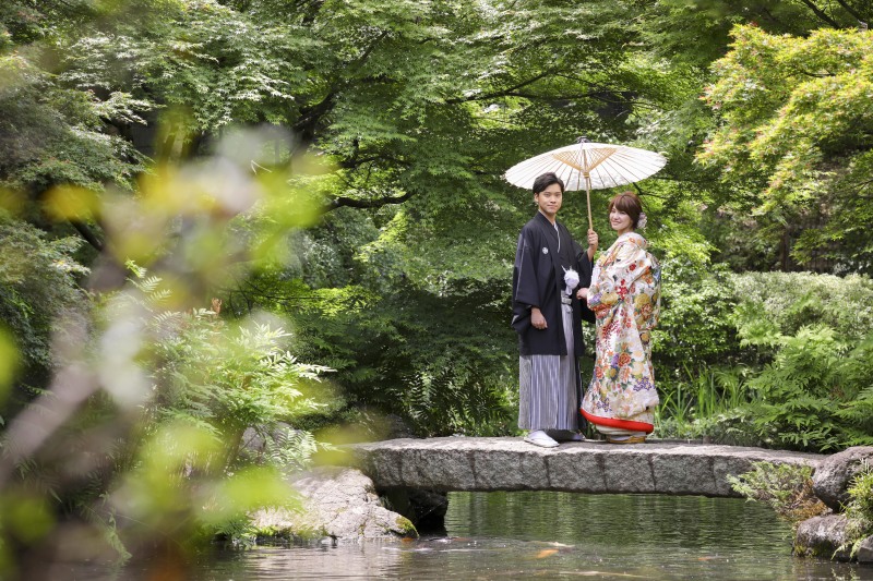 石橋と池