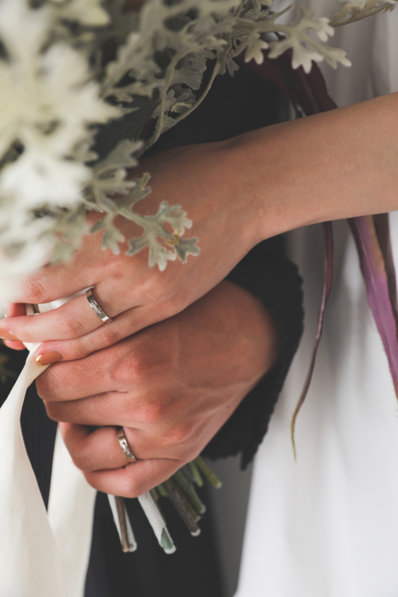 手元のカットも