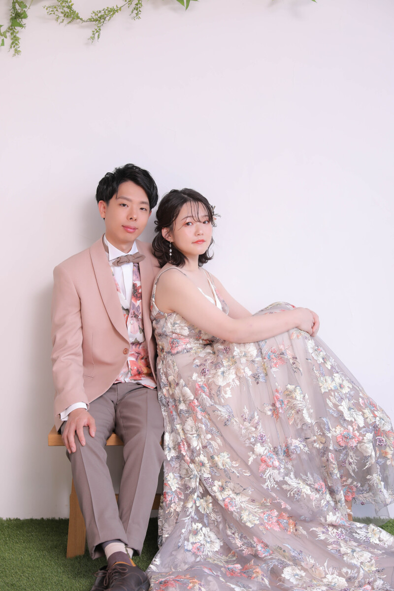 ベンチに座って