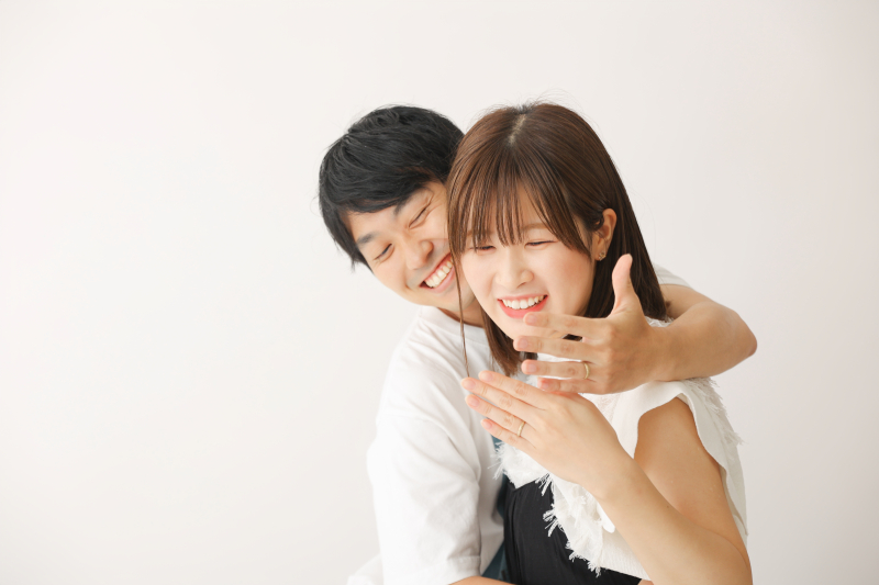 結婚指輪とおふたり