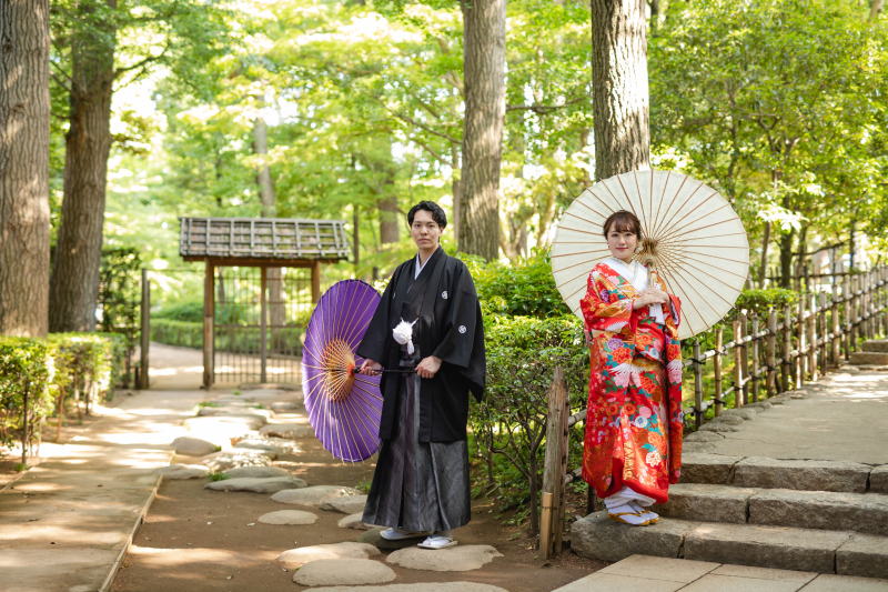 門を進んでいくと