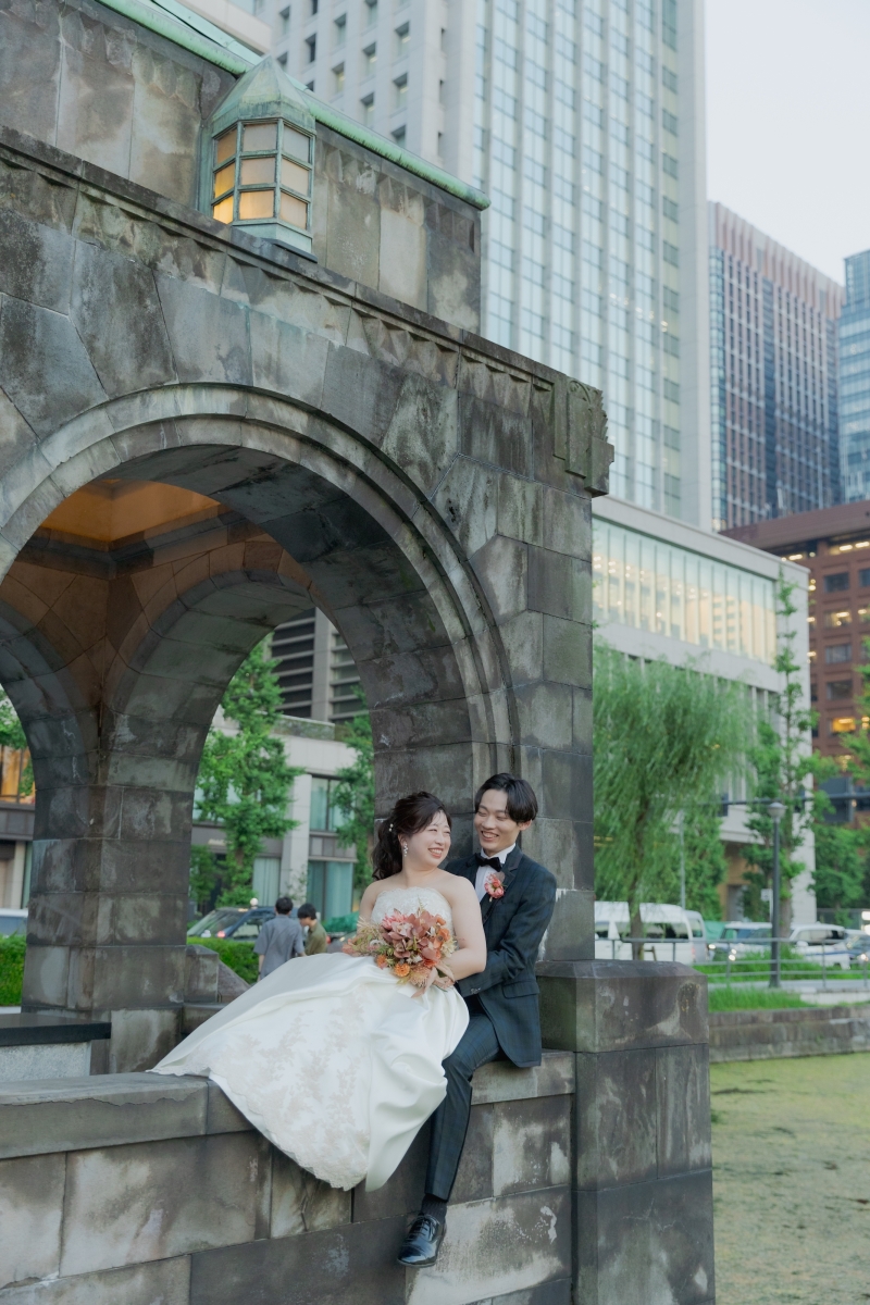 続いて東京駅で洋装ナイトロケーション