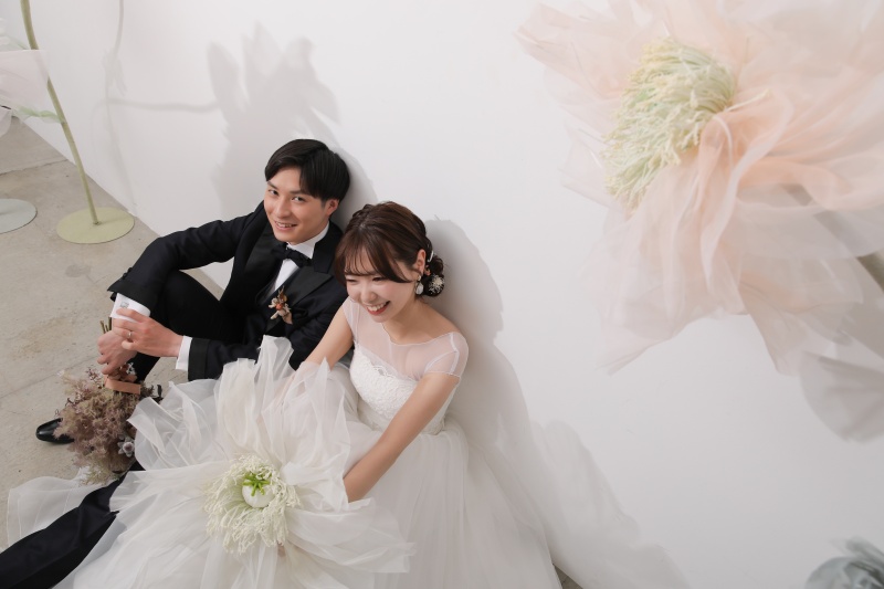 大きな花の木の下で