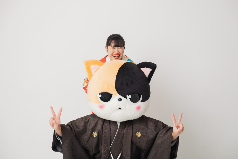 ご新郎様のピースサイン