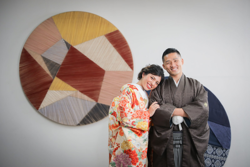 普段はしないようなポーズで