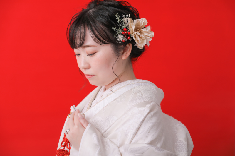 赤の背景は おめでたく、かっこよく、華やかに。