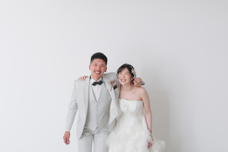 白背景でお二人らしく