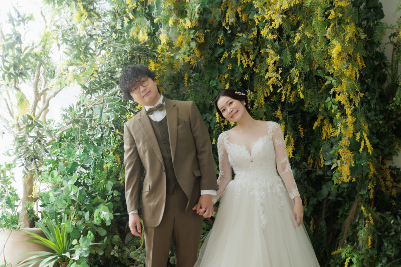 まずはミモザの背景！