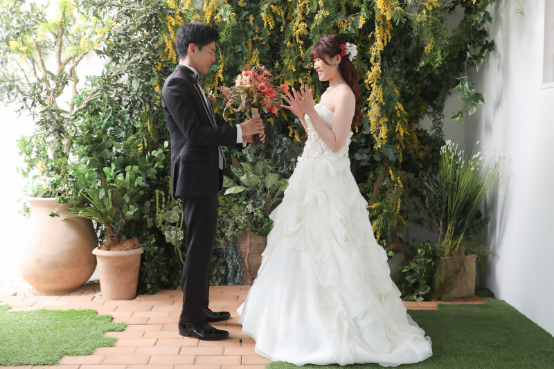 新婦さんに花束のプレゼント
