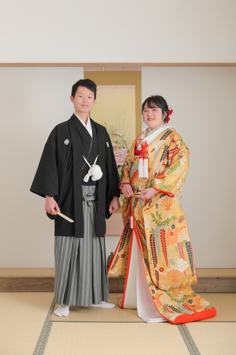 お茶室の中でかっちりした立ち姿も