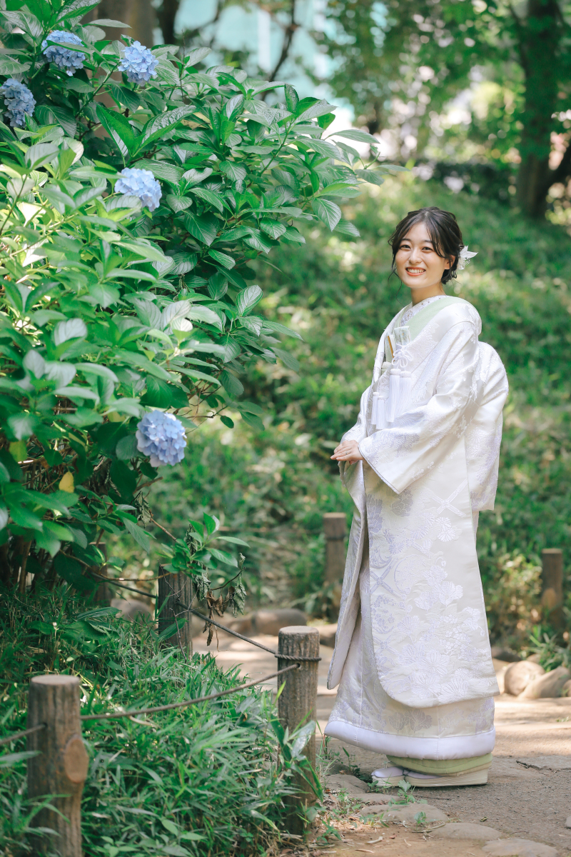 紫陽花と白無垢