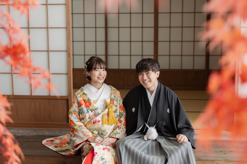 小物やスタジオアイテムで賑やかな写真を！