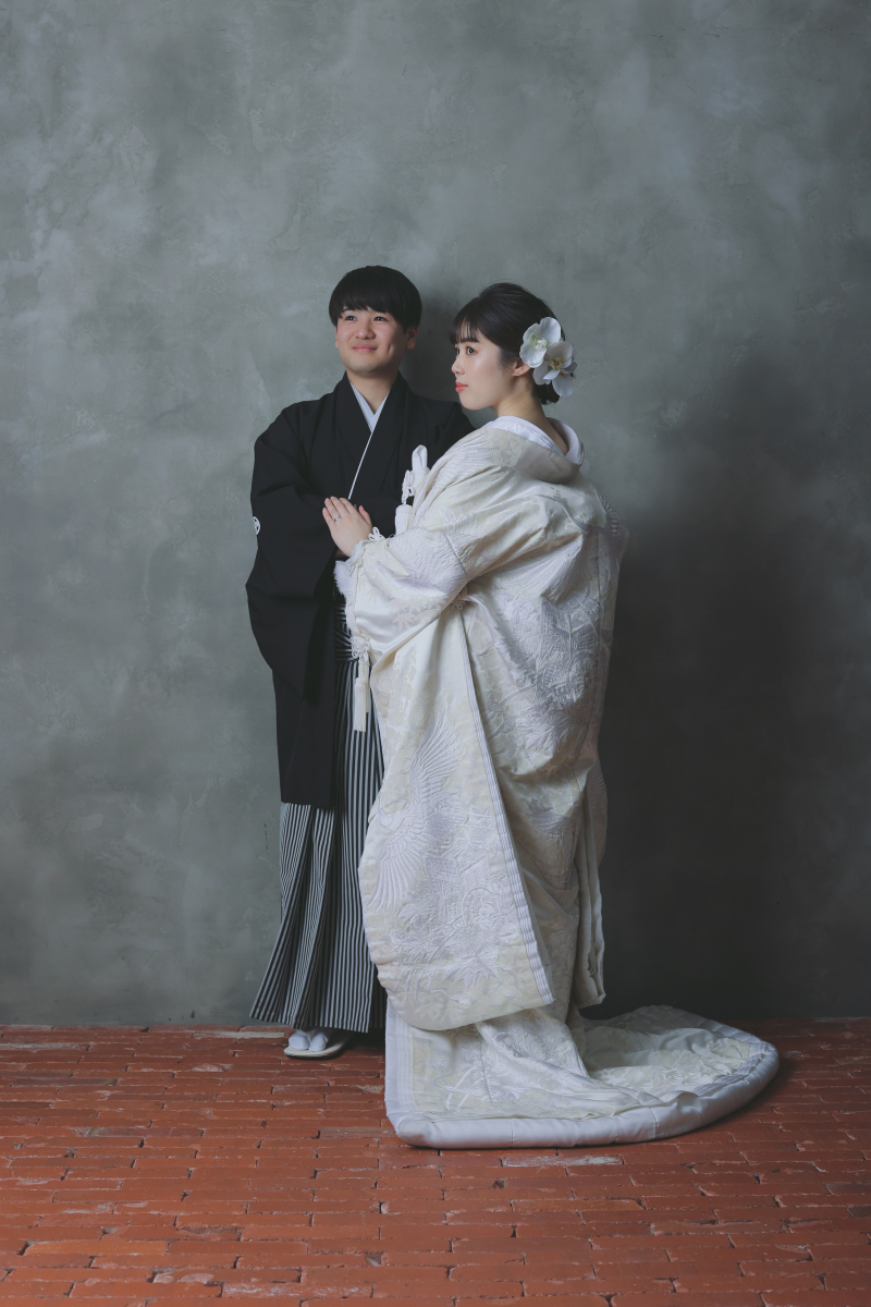 れんがと後ろ姿と