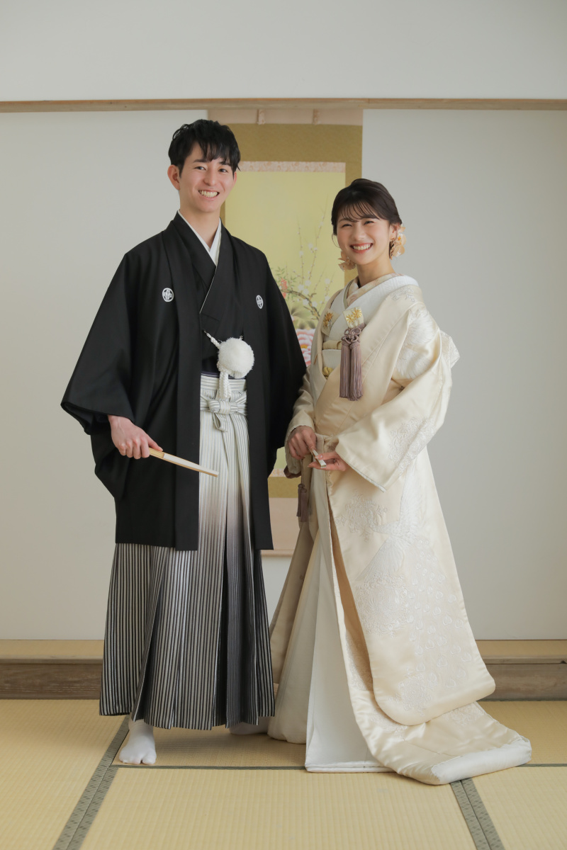 お茶室でしっかりとした立ち姿も