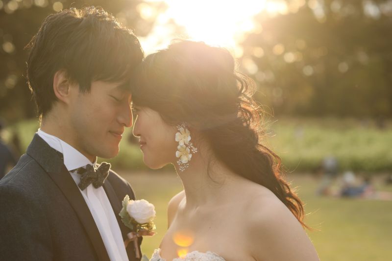 お嫁様のゆるふわっとした髪が秋の風にゆれて