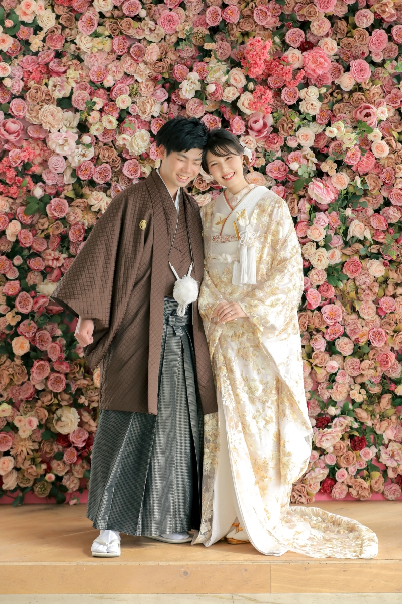 ピンクの花壁で