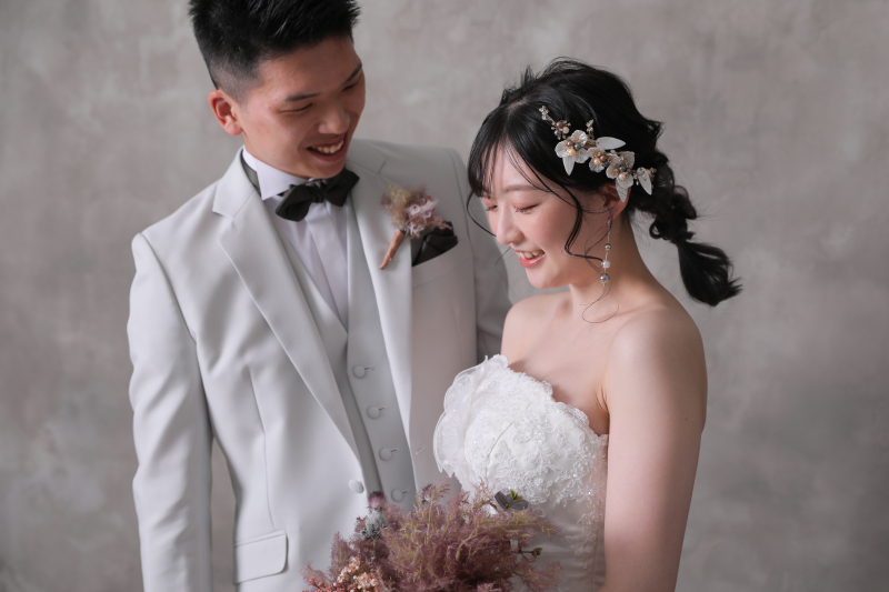 新婦さんを見つめてもらって、、