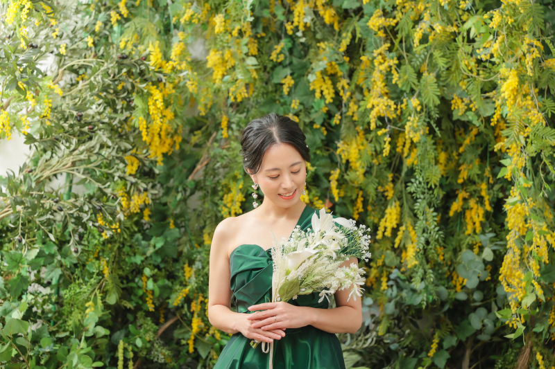 カラードレスでソロショット