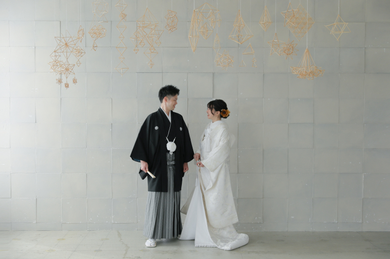 初めはフォーマルな立ち姿から！