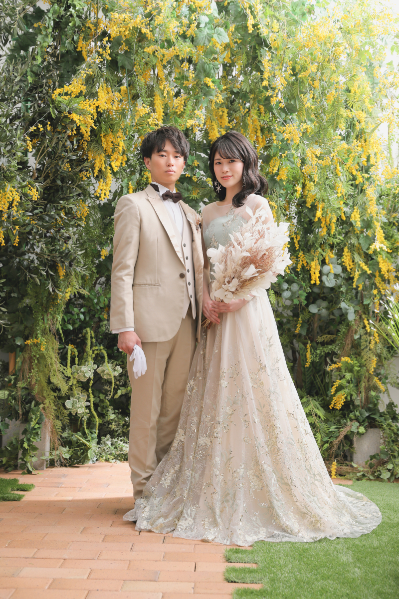 まずはミモザ背景