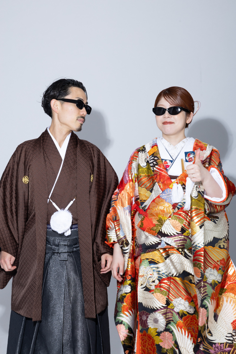 サングラスをかけて
