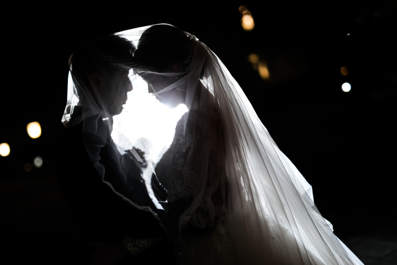 ベールをかぶって