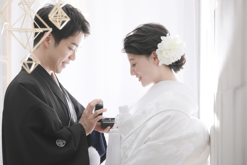 エンゲージリングと一緒に。