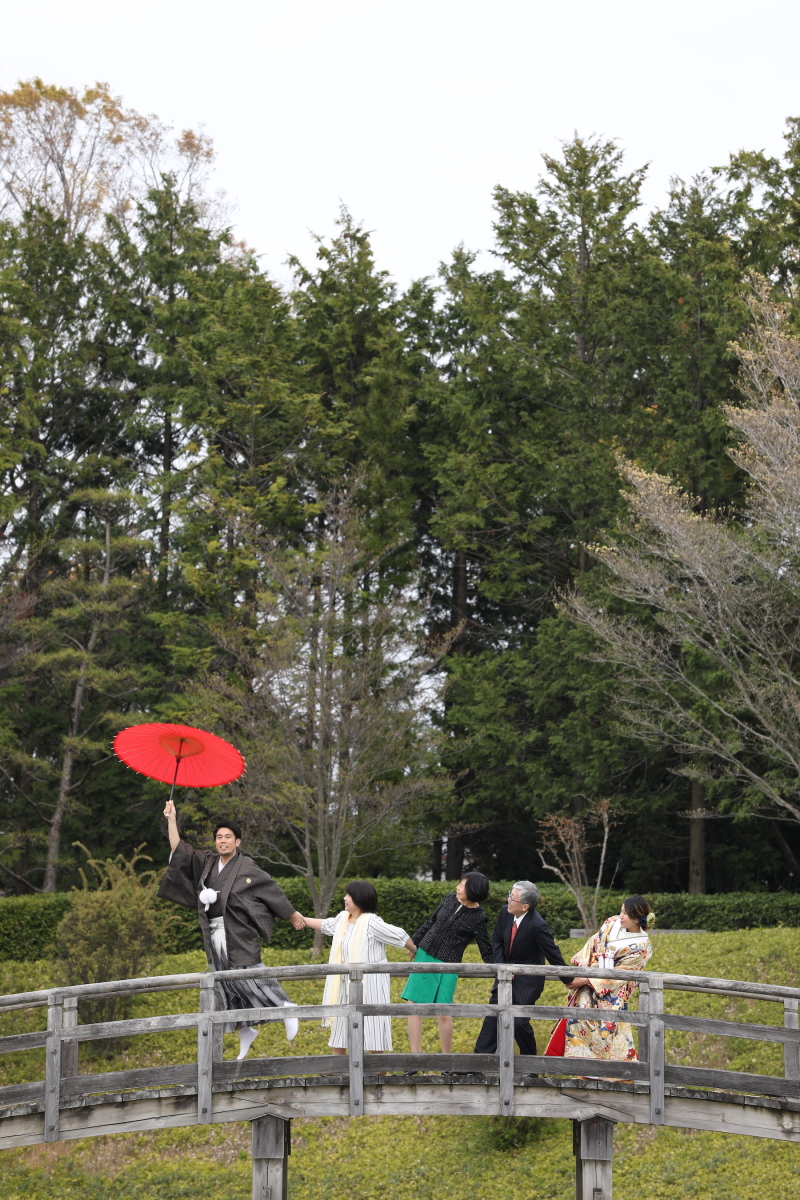 空飛ぶ新郎さん