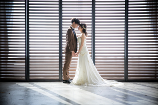 洋装スタジオでおふたりらしい撮影！