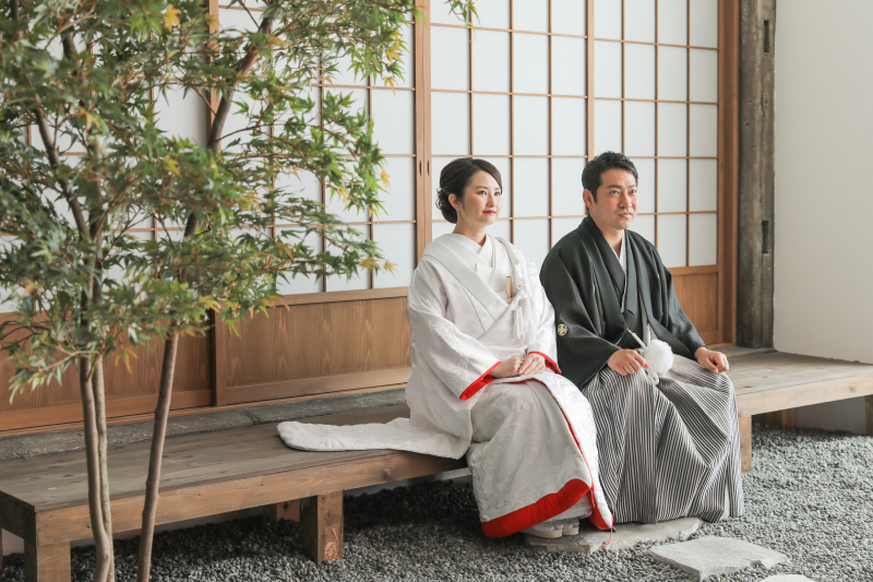白無垢に掛け替えてスタジオ撮影！
