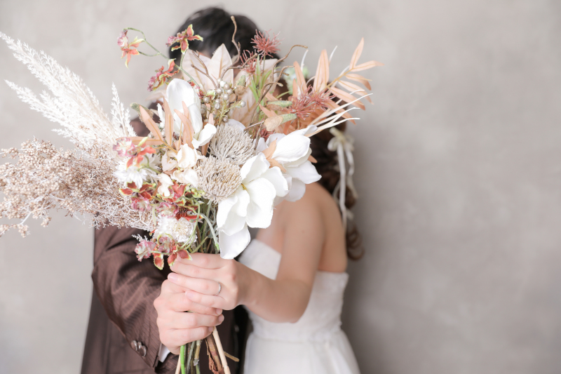 ブーケでお顔隠し