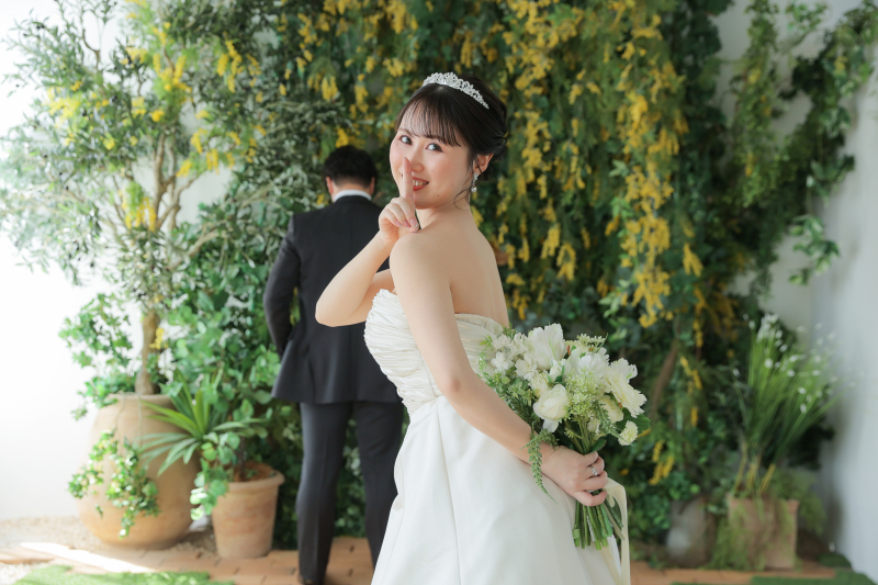 「秘密」のポーズ