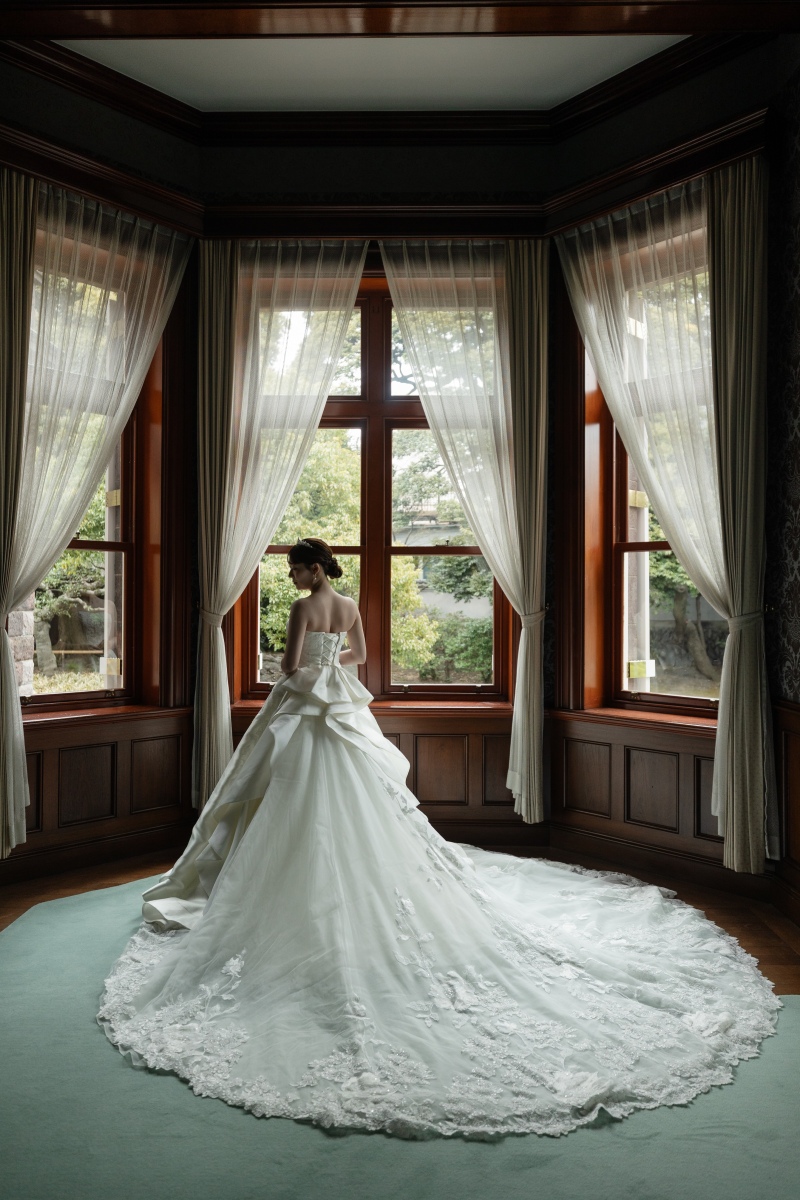 落ち着いたトーンで。