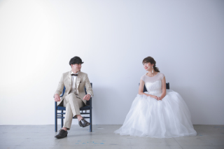 透明感のあるスタジオで