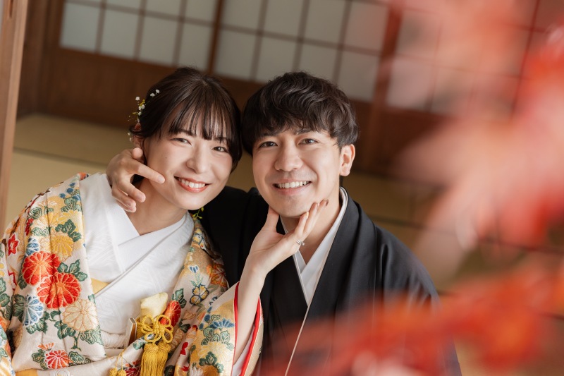 小物やスタジオアイテムで賑やかな写真を！