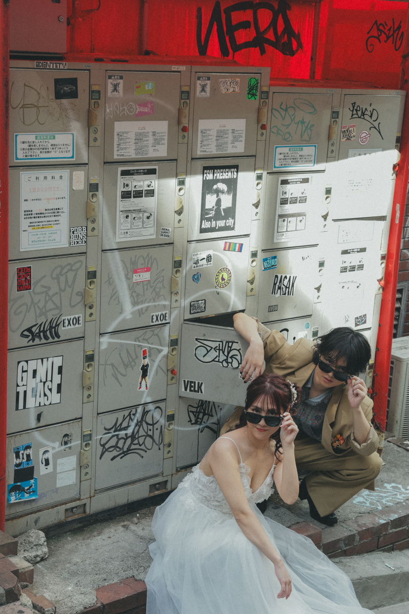 裏路地のコインロッカーで