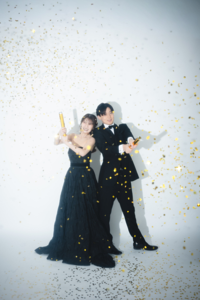 小物やスタジオアイテムで賑やかな写真を！